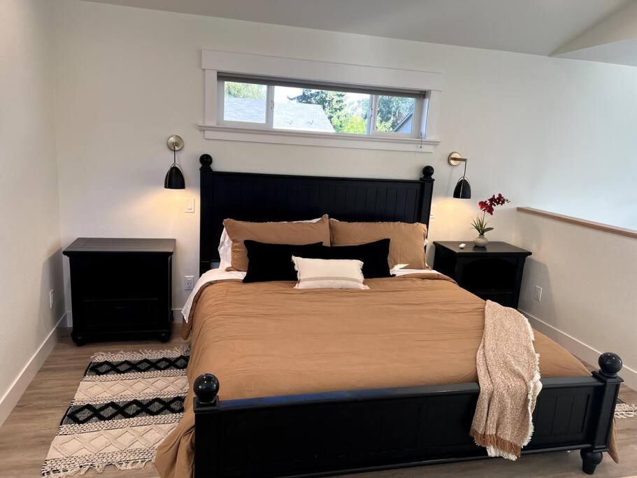 Brand New Custom Built Cottage In Downtown W/Pool! Salem Exterior photo