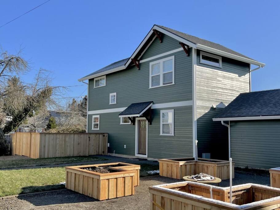 Brand New Custom Built Cottage In Downtown W/Pool! Salem Exterior photo